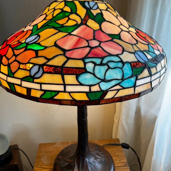 Tiffany style Stained Glass Lamp shade Peony flowers - Picture 1 of 8